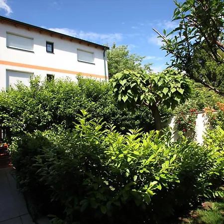 LANDHAUS Klambauer - Apartment`s- Ferienwohnungen Frauenkirchen Exterior foto